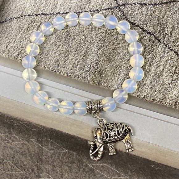 Opal Quartz beaded gemstone bracelet - Picture 2 of 5